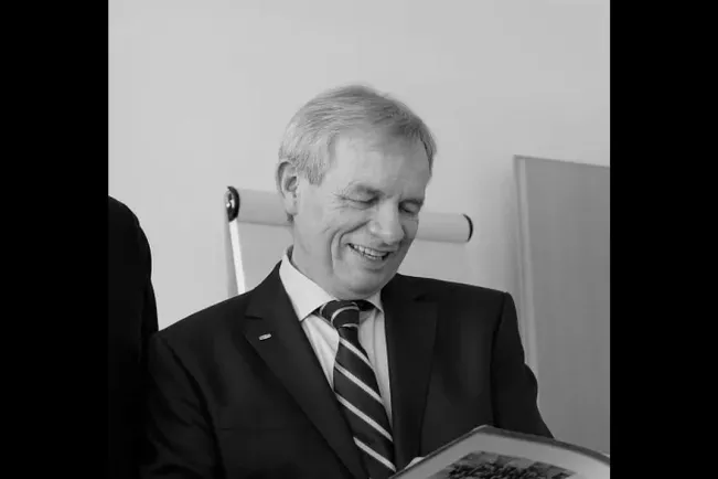 Portraet Peter Kusch sw Nachruf Foto H-BRS