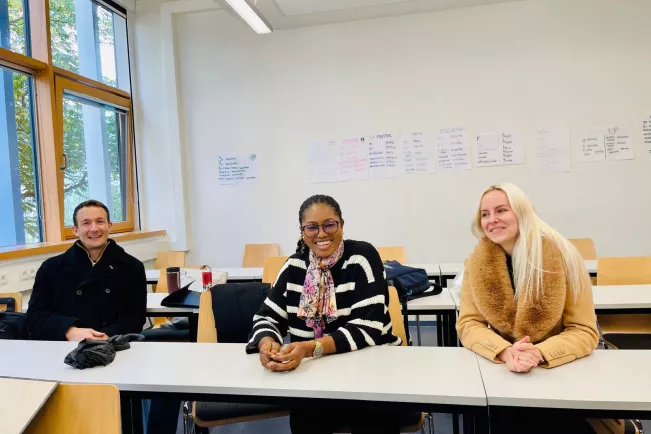 Internationale Studenten im Seminarraum