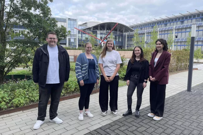 2025-08-01 Neue Auszubildende 2 Foto Daniela Greulich