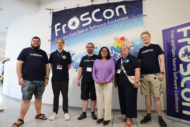 2025-08-16_fbinf_Froscon_2025_Kira Wazinski