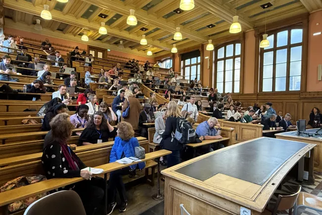 Konferenz Cybersicherheit Fake News Paris 2025