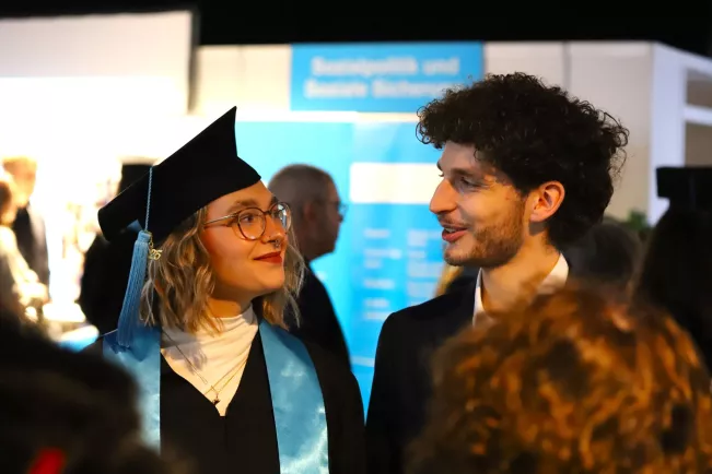 Absolventenfeier Telekom Dome StA 20251025 Foto Juri Kuestenmacher 156.JPG