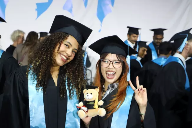 Absolventenfeier Telekom Dome StA 20251025 Foto Juri Kuestenmacher 369_0.JPG