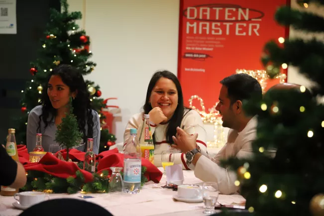 Role Models Christmas Tree 2025-12-15_Studierende und Alumni_Foto Martin Schulz