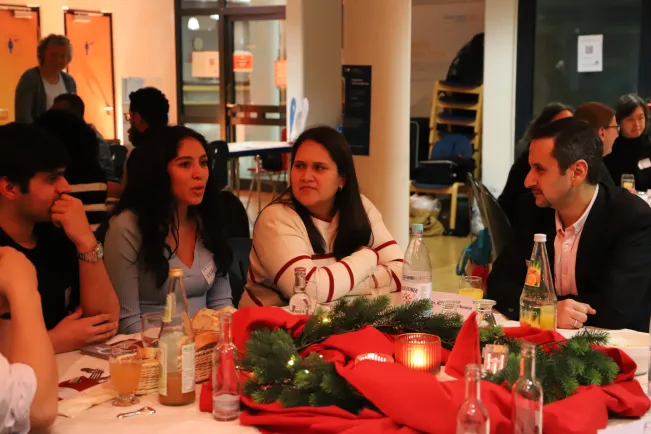 Role Models Christmas Tree 2025-12-15_Studierende und Alumni_Foto Martin Schulz