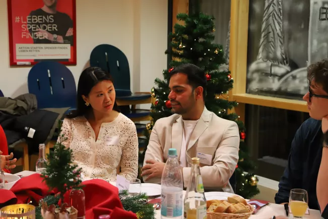 Role Models Christmas Tree 2025-12-15_Studierende und Alumni_Foto Martin Schulz