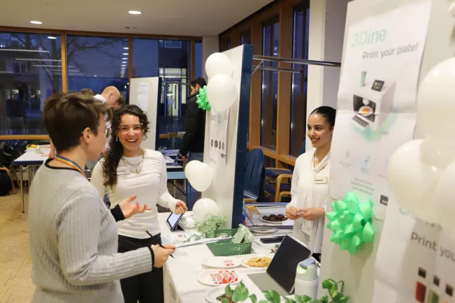 Messesimulation Wirtschaftsinformatik StA 20251204 Foto Juri Kuestenmacher 138.JPG