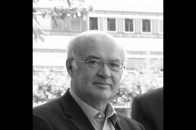 Rupert Gerzer Hochschulrat 20150625 Foto Eva Tritschler 6932 cut canvas 3zu2 sw.jpg