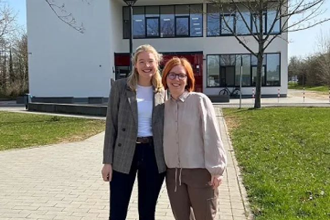 Portrait Frau Seynsche und Frau Dr. Janurek