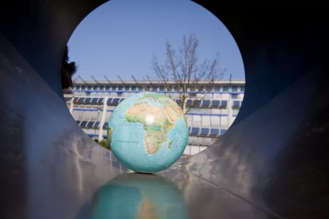 Symbolbild Weltkugel Campus Sankt Augustin Foto Eva Tritschler