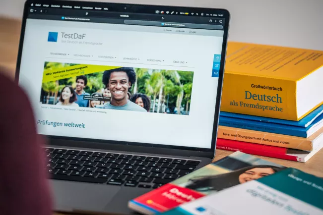 TestDaF Prüfungsanmeldung_Deutsch lernen_Foto Schwenker_20260331