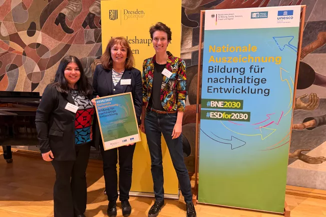 20260416 IZNE Auszeichnung nachhaltige Bildung Foto IZNE