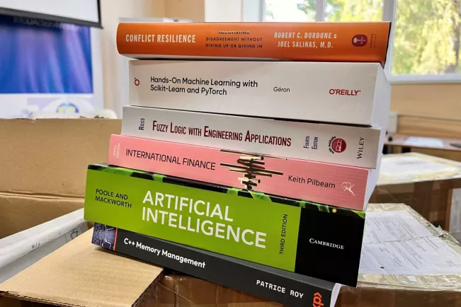 Bücher aus Ukraine-Spendenprojekt Books for Friends