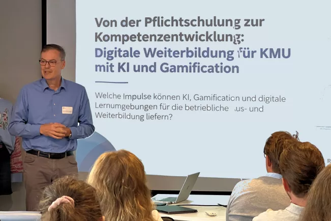 Vortrag: Von der Pflichtschulung zur Kompetenzentwicklung: Digitale Weiterbildung für KMU mit KI und Gamification