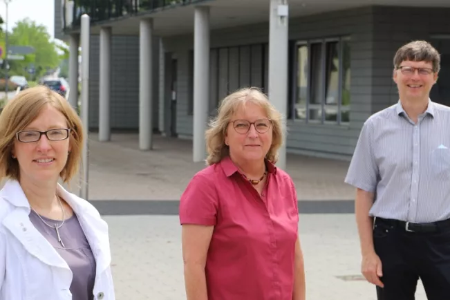 graduierteninstitut_herpers_cornely_luedtke-handjery_20210628_foto_juri_kuestenmacher_02_web.jpg (DE)