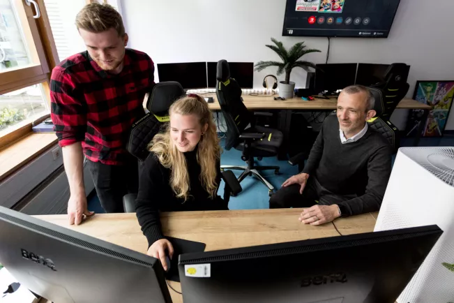 informatik_game_studio_sta_20220426_foto_eric_lichtenscheidt_07_fs22.jpg (DE)
