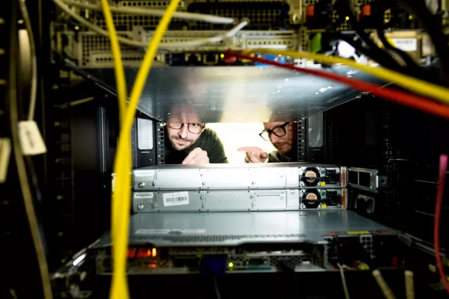 its_institut_fuer_it-service_server_20220330_foto_eric_lichtenscheidt_10_fs22.jpg (DE)