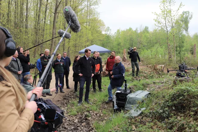 garrulus_pressetermin_kottenforst_asteroth_hendrik_wuest_ministerpraesident_26042022_Foto Pascal Kimmich_01.jpg (DE)