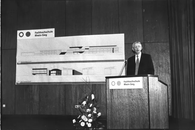 h-brs_eroeffnung_hubert_severin_1995.jpg(DE)