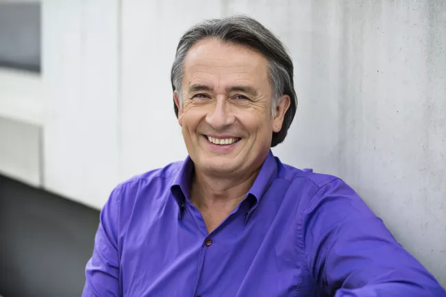 Prof. Gert Scobel (DE)