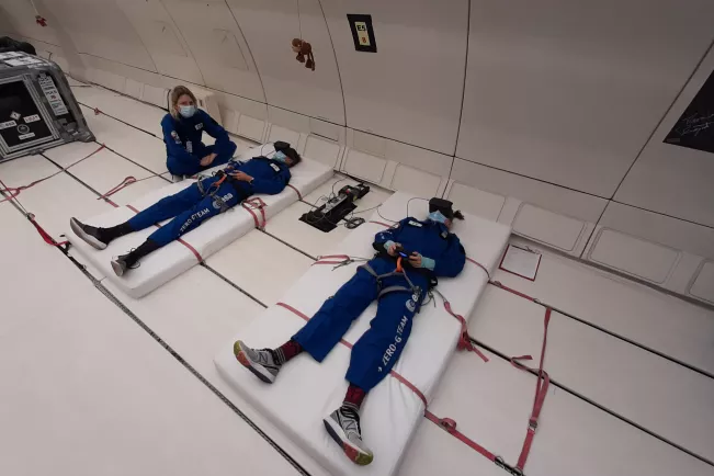 probanden_u_versuchsleitung_waehrend_der_hyper-g-phase_2020-11-04_foto_nils_bury_084120.jpg (DE)