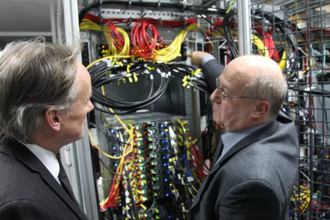 rechnercluster_berrendorf_praesident_ihne_201902_foto_m._flacke_68_cut.jpg (DE)
