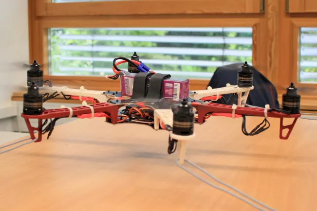 tag-d-off-projekt-2016_b051_drohnengetragene-messeinrichtung_04.jpg (DE)