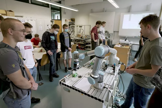tdop_2022_893_roboterlab_16-9 (DE)