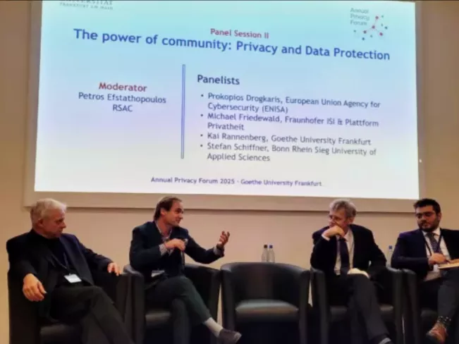 Fachgemeinschaften als Motor wissenschaftlicher Weiterentwicklung im Datenschutz – Prof. Stefan Schiffner (H-BRS) in Paneldiskussion auf dem Annual Privacy Forum 2025