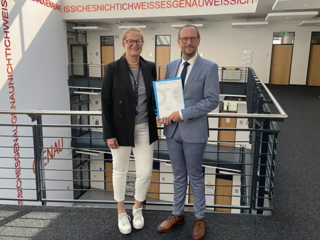 20250814 Ernennung Professor Markus Winterberg Präsidentin Marion Halfmann Foto dg