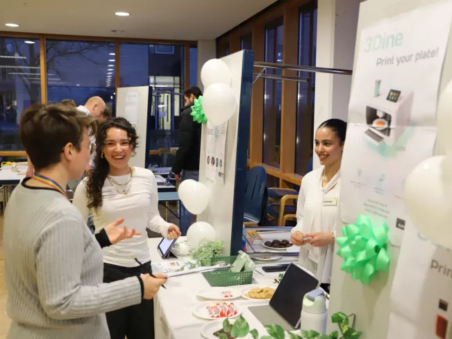 Messesimulation Wirtschaftsinformatik StA 20251204 Foto Juri Kuestenmacher 138.JPG