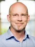 portraet_juri_kuestenmacher170629_foto_e._lichtenscheidt_05_cut_web.jpg (DE)